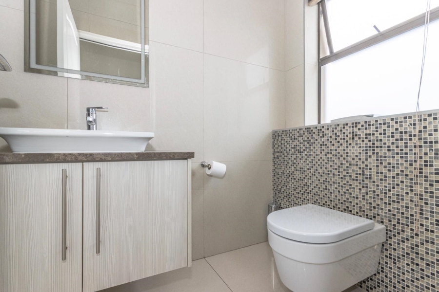 5 Bedroom Property for Sale in Sunset Beach Western Cape